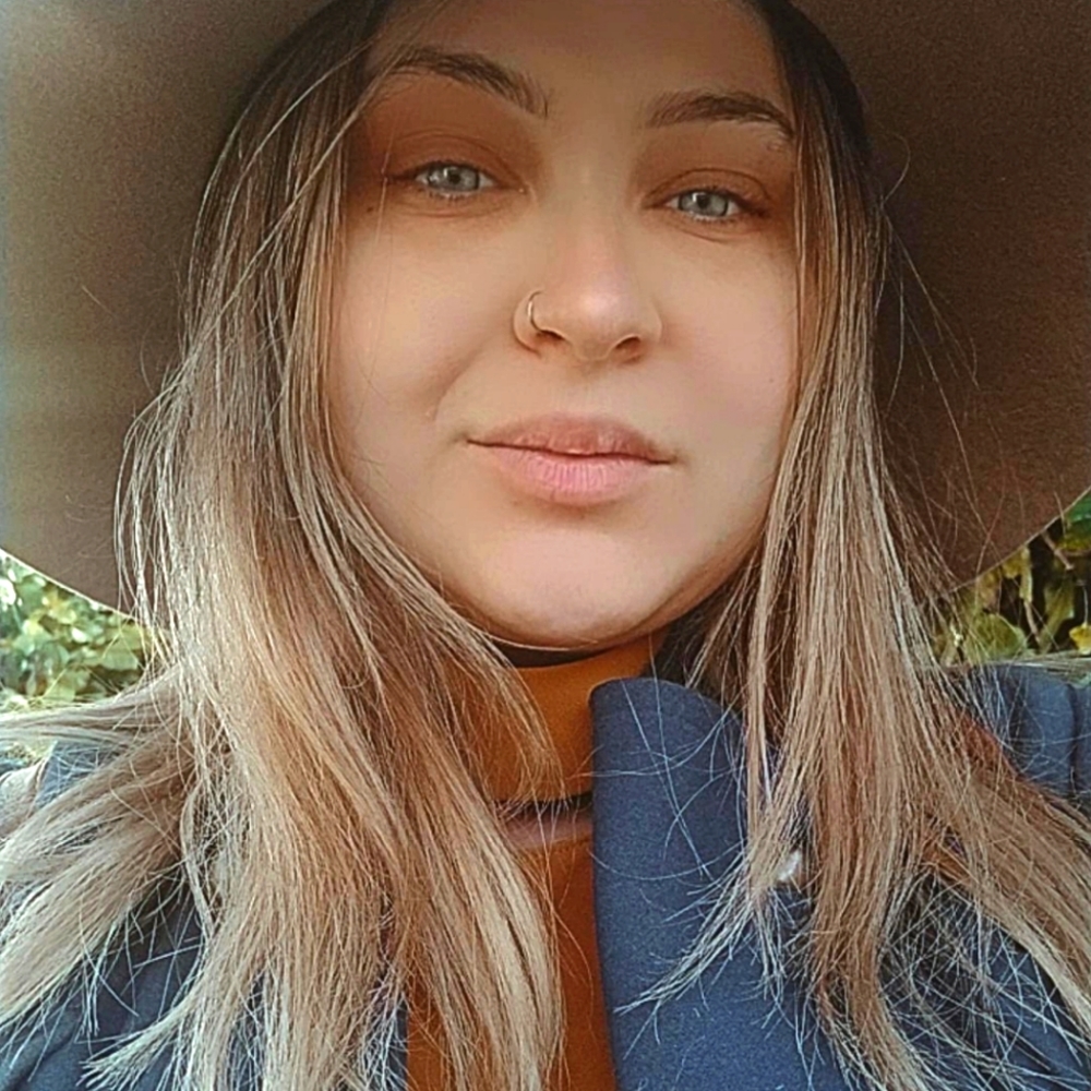 Meet your Posher, Roxy